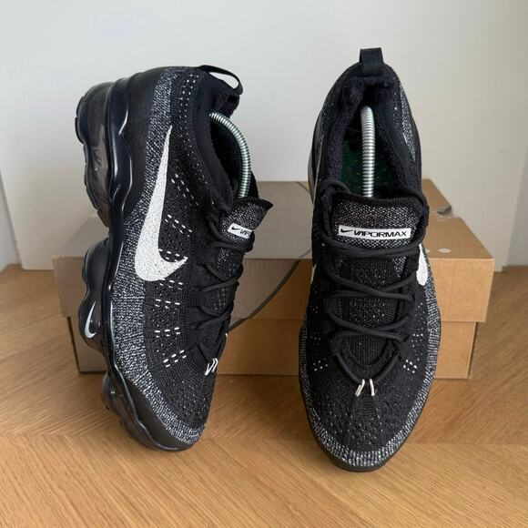 Nike Air Vapormax Flyknit Oreo Men Sneakers - SZ 7.5